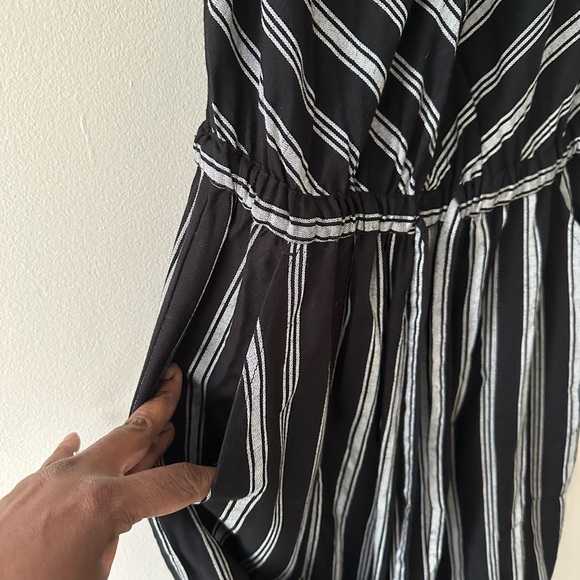GAP Chevron Print V-Neck Wide-Leg Capri Romper Black & White Striped Size S Tall - Picture 14 of 14